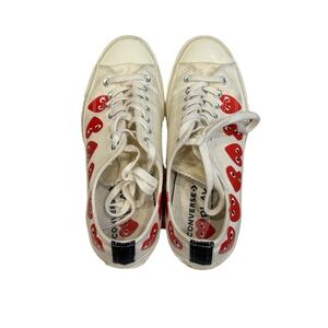 Comme des Garçons Play Converse cream and red multi heart
